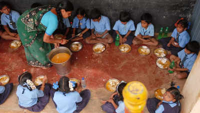 Midday meal scheme in Maharashtra runs without oil, pulses, veggies as state funding stops