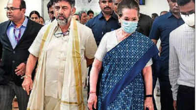 Mallikarjun Kharge set to join Sonia Gandhi on Cong’s yatra, says DKS