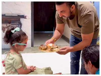 Shilpa Shetty's husband Raj Kundra washes daughter Samisha’s feet as he performs kanya puja on Durga Ashtami – WATCH video