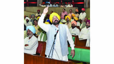 Khaira to DGP: Execute non-bailable warrants issued against speaker