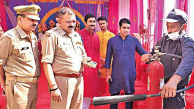 Uttar Pradesh: After fire at Bhadohi pandal, cops at Ramlila, puja venues