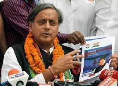 Rahul Gandhi was asked to request me to withdraw from Cong presidential poll: Tharoor