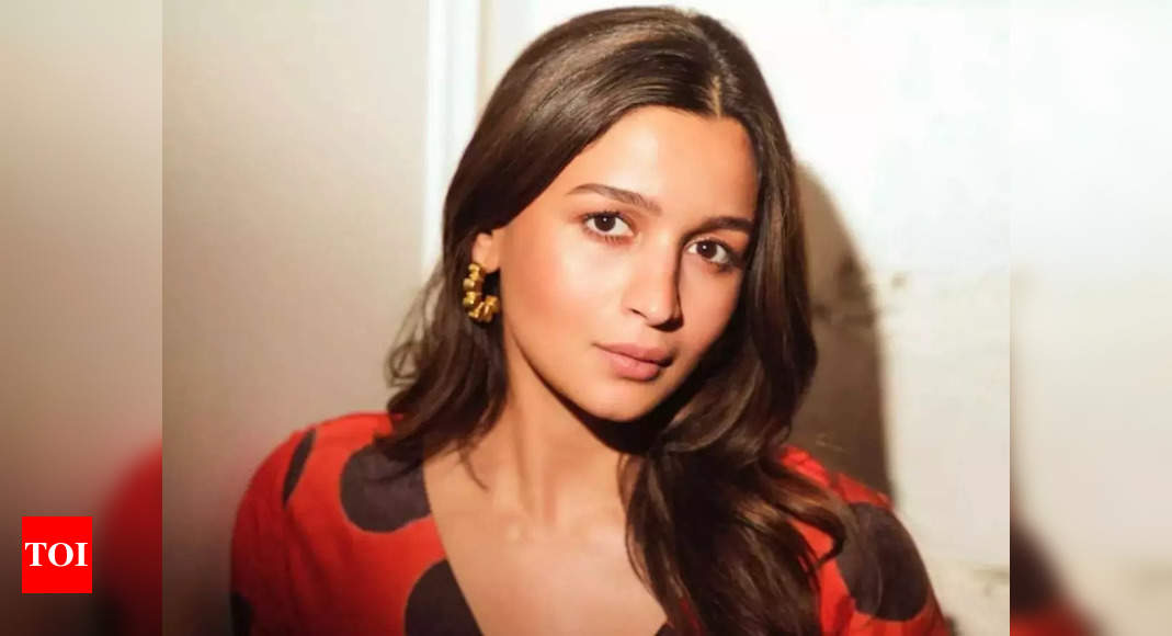 Alia Bhatt wishes Mahesh Bhatt: You are a good man, never believe anything  else | Bollywood News - The Indian Express