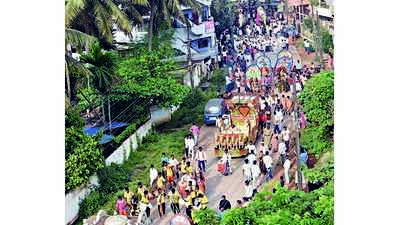 Navratri: Colourful Jamboo Savari attracts crowds in Dharwad