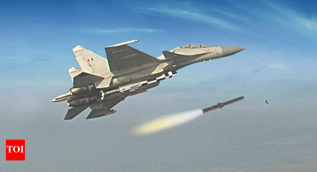 IAF to arm more Sukhois with BrahMos; plan afoot to upgrade entire fleet indigenously