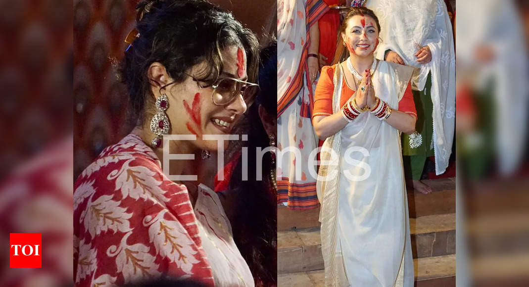 Rani Mukerji, Kajol play Sindoor Khela at a Durga Puja pandal in Mumbai – Times of India ►