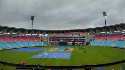 India vs South Africa 1st ODI: Rain and wet conditions delay toss and start of match