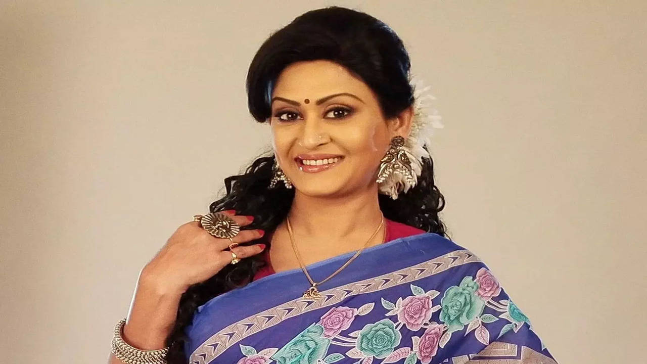 Actress Indrani Halder to host a game show - Times of India