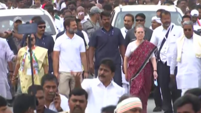 Sonia Gandhi joins Congress-led Bharat Jodo Yatra