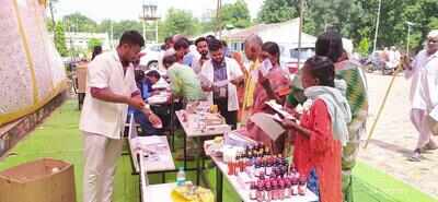 Tribals turn up as MUHS’s healthcare ‘Blossoms’ in Ramtek villages