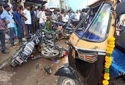 Truck rams eight vehicles in Surjagarh, three critical