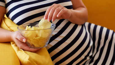 Moms’ consumption of ultra-processed food ups kids’ obesity risk