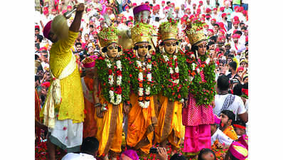 Varanasi: Navaratra festivities conclude with Bharat Milap enactment