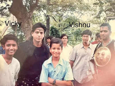 VIRAL ALERT! Check out this old picture of Shah Rukh Khan and a young Vicky Kaushal from the sets of ‘Asoka’