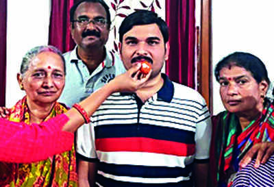 Visually-impaired clears OCS exam