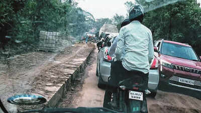 Mangaluru: Road work at snail’s pace affects locals at Tannirbhavi