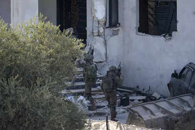 2 Palestinians killed in Israeli military raid in West Bank