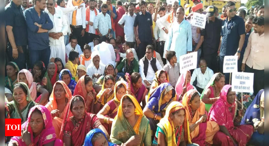 Chhattisgarh: BJP ST Morcha blocks national highways demanding ...