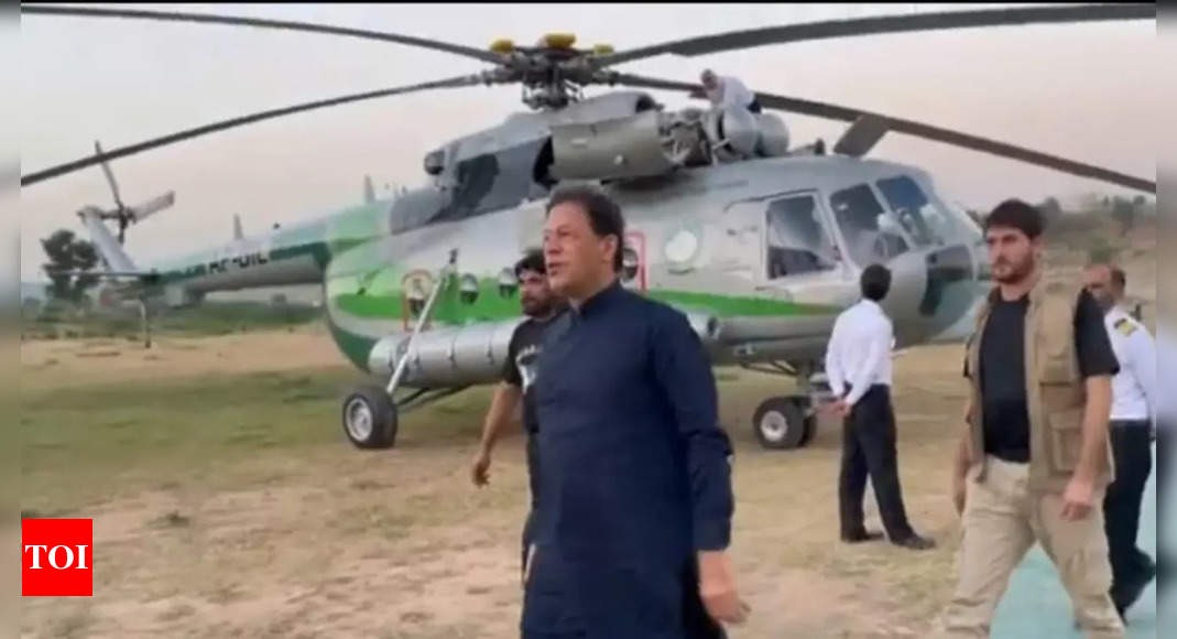 Pak’s ex-PM Imran Khan’s helicopter makes emergency landing in Rawalpindi due to technical snag – Times of India