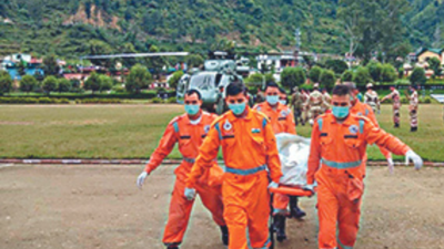 Uttarkashi avalanche: Three trekkers still missing, snowfall cuts short search operation