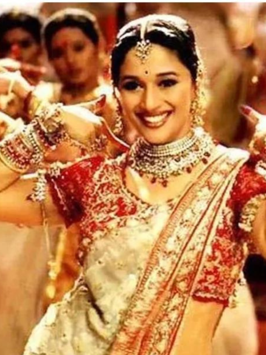 Iconic Bollywood celebrities and their iconic dance moves | Times of India