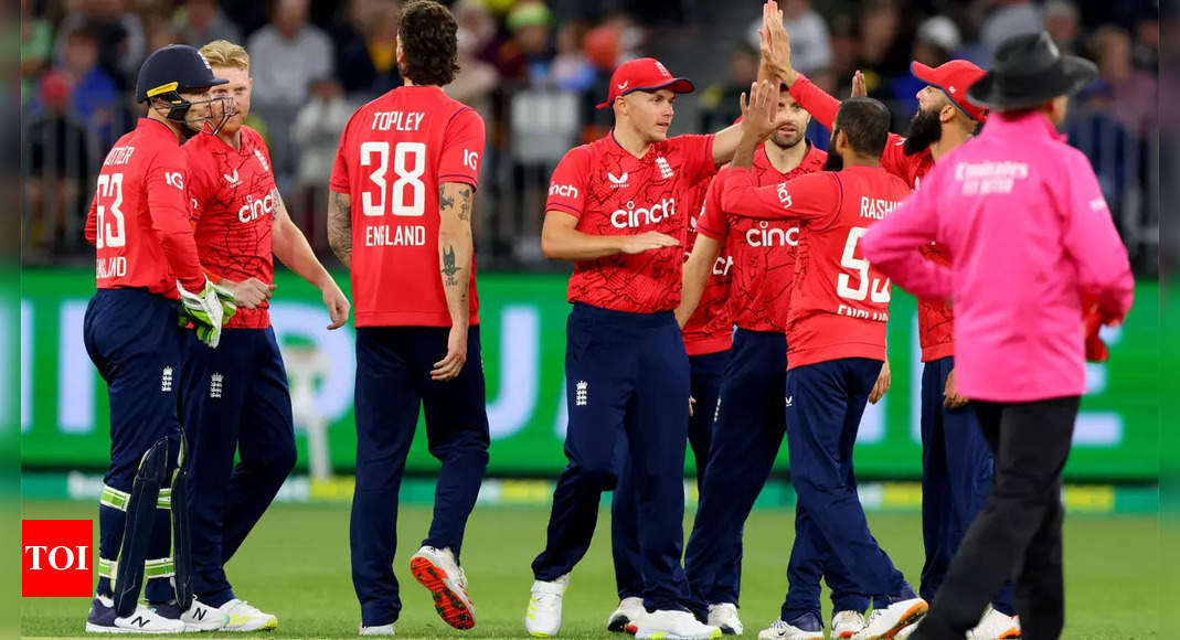 Australia vs England 1st T20I Live Score Updates: Australia win toss, opt to bowl  – The Times of India : 7.2 : England : 82/0