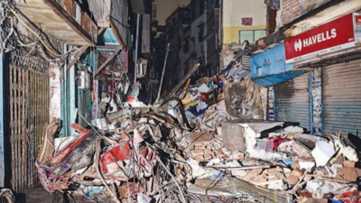 Delhi: 4-year-old dies in house collapse, toll may rise