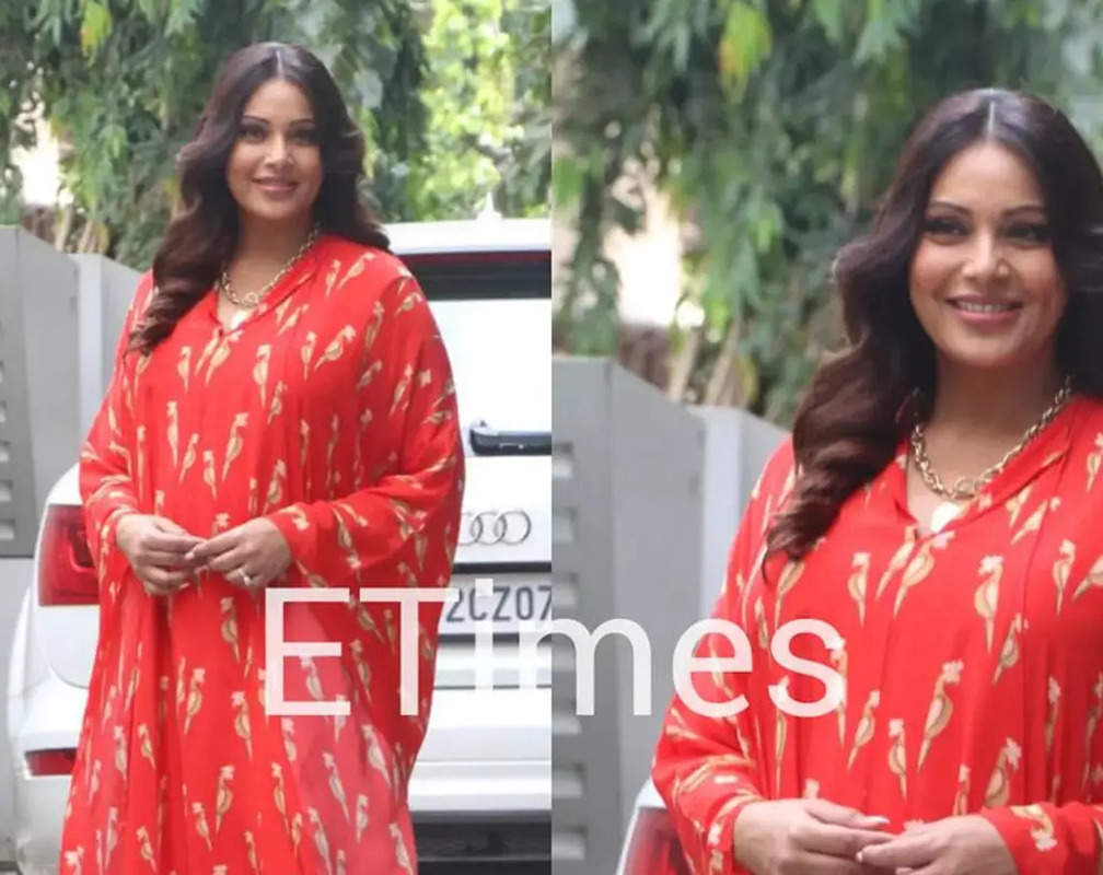 
Mom-to-be Bipasha Basu shows her radiant pregnancy glow, stuns in comfy look
