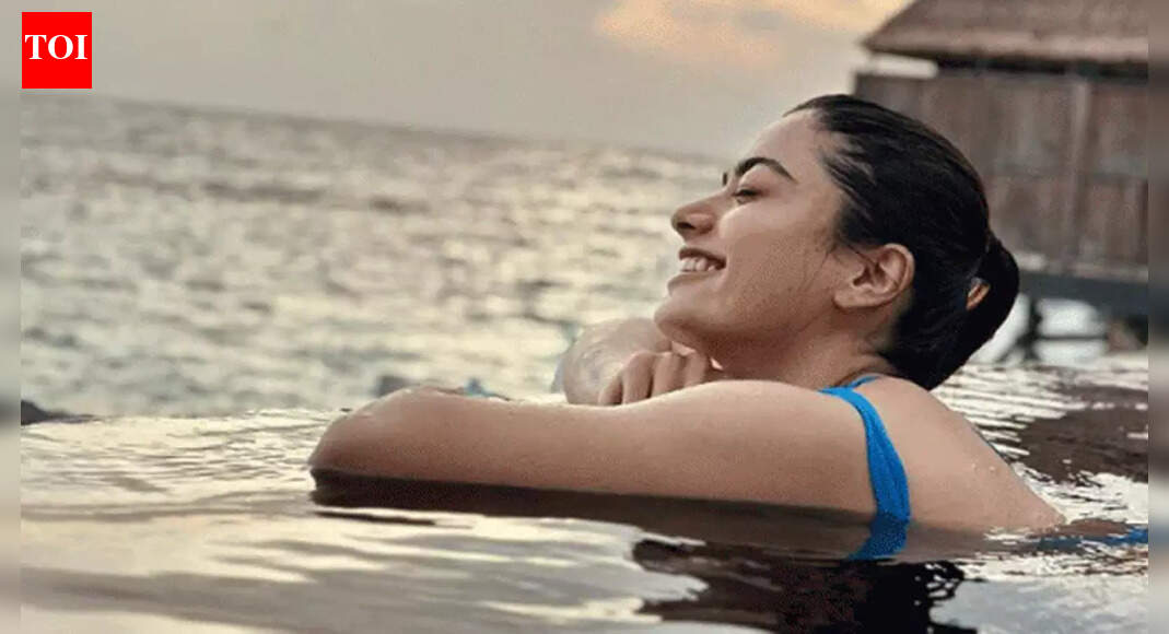 'National crush' Rashmika Mandanna's photo in blue swimsuit goes viral ...