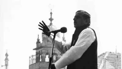 Mulayam Singh Yadav: The teacher who added fun to learning