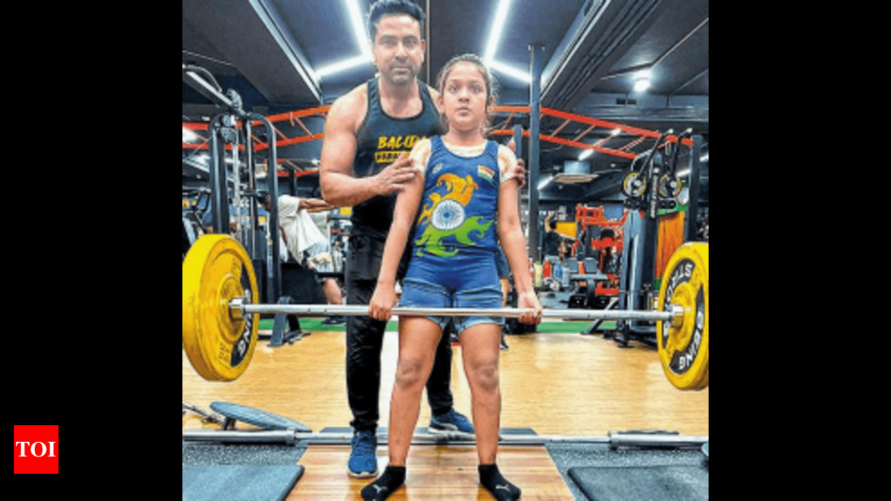 Ahmedabad: 10-year-old girl lifts 102.5kg, finds US ticket