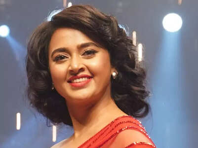 All about Tejasswi Prakash's hot beauty look at Indore Times Fashion Week