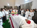 Mulayam Singh Yadav's funeral: All party leaders pay tribute to 'Netaji'