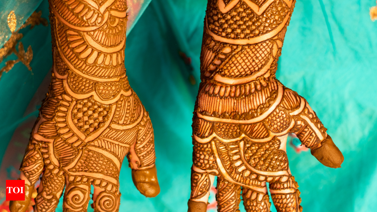 Online Bridal & Engagement mehandi Classes - The Learning Wheels