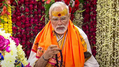 'Mahakal Lok' opening: PM Modi unveils 'shivaling' wrapped in sacred ...