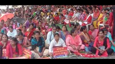 Asha workers take out protest rally