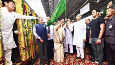 Rajasthan: Palace on Wheels starts its maiden journey after Covid