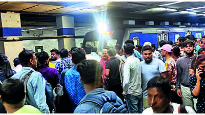 Mumbai man survives Metro suicide attempt
