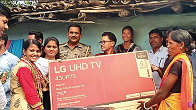 Jharkhand: Gumla administration gifts TV sets to kin of India U-17 captain, teammate