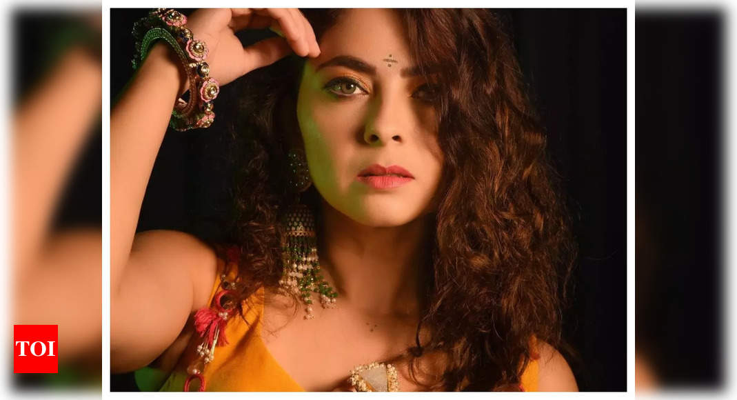 Exclusive! Sonalee Kulkarni on clocking 15 years in the industry: Having no godfather in the industry and still being able to make my mark, feels incredible – Times of India