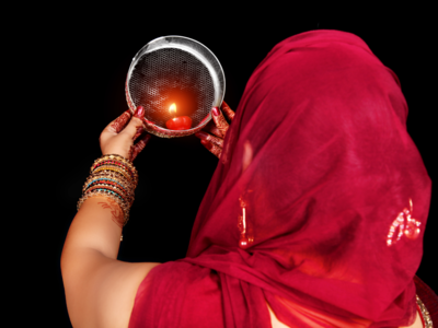 Happy Karwa Chauth 2023: Images, Wishes, Messages, Quotes, Pictures and Greeting Cards