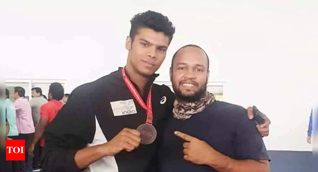 National Games: Coach dies, boxer pays tribute with gold medal | Boxing News – Times of India