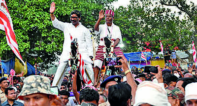 Centre trying to intimidate us: Hemant