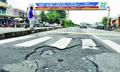 Funds crunch, tendering delay hit city road repair