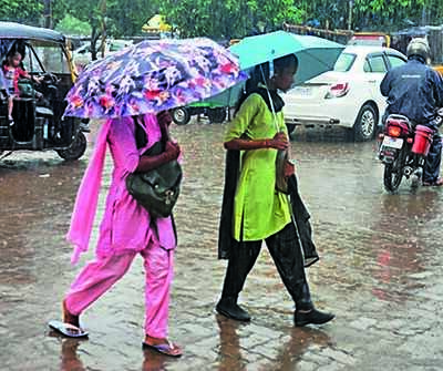Met denies cyclone rumours, issues rain warning for state