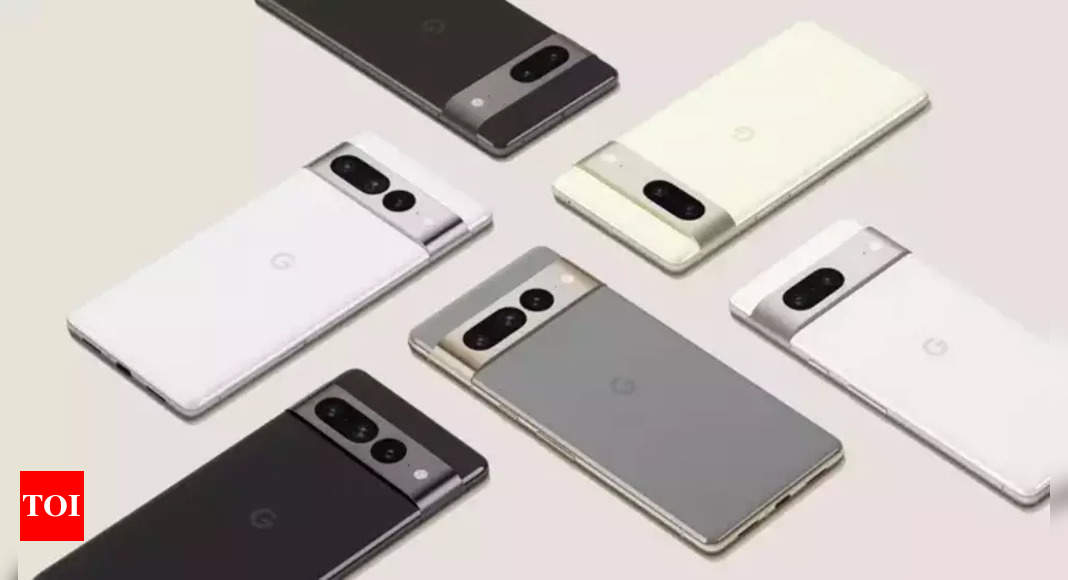 Google Pixel 7, Pixel 7 Pro smartphones go on first sale in India today: Price, offers and more – Times of India