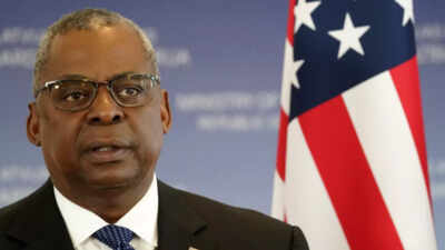 US says to defend 'every inch' of NATO as nuclear planning group meets