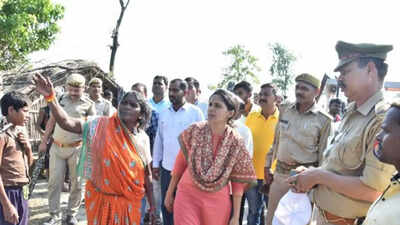 UP: Lucknow DC, top officials visit flood-affected villages in Lakhimpur Kheri on tractor, boat