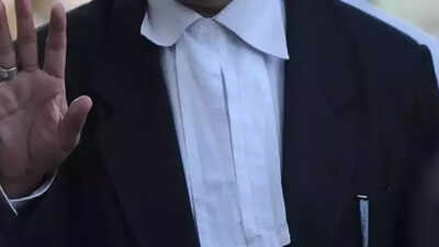 Bihar: Official tries to hit lawyer with shoe in SDO's chamber