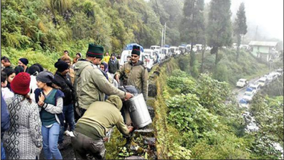 Kolkata: 850 Sikkim tourists rescued after landslide, 70 take refuge in gurdwara